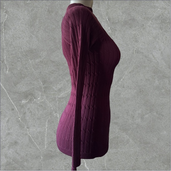 ✅Chic Cutout Ribbed Long-Sleeve Top in Wine - Picture 7 of 15